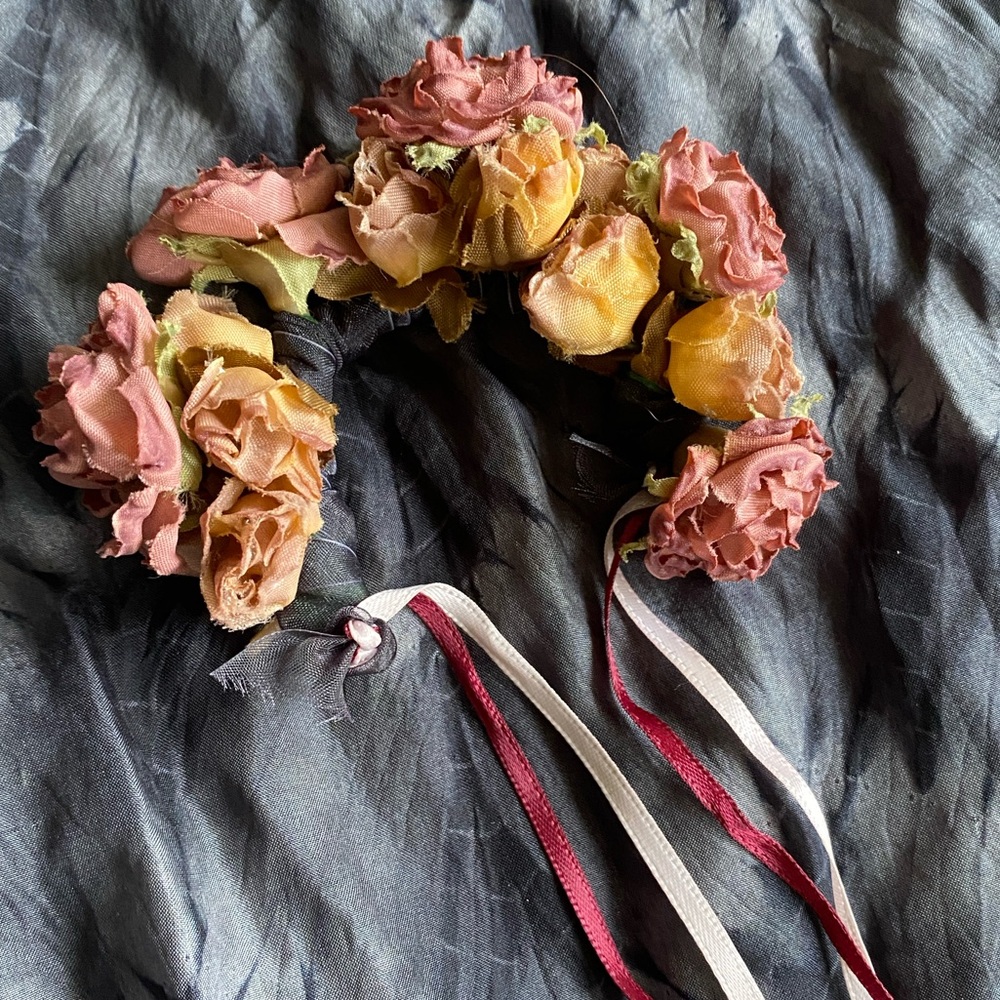 Floral hair bun ornament, NWOT, great for ballet
